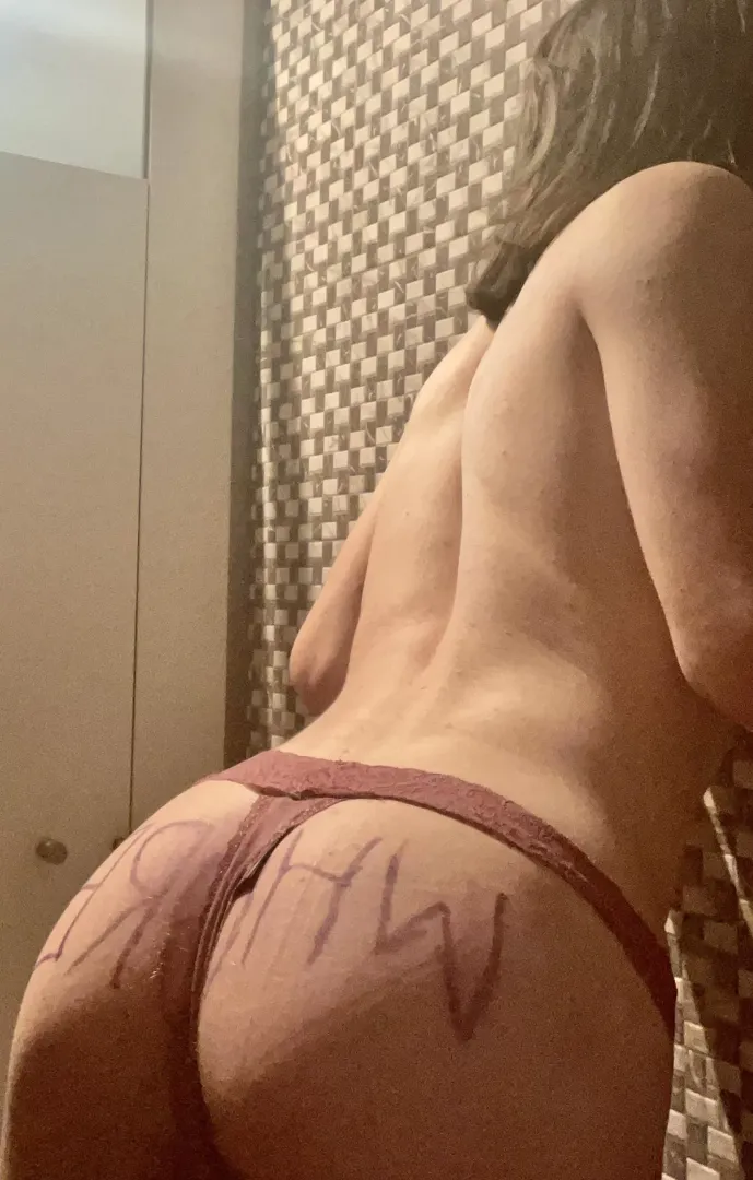 Writing on my own ass is so difficult 😞 posted by Hshsnjs