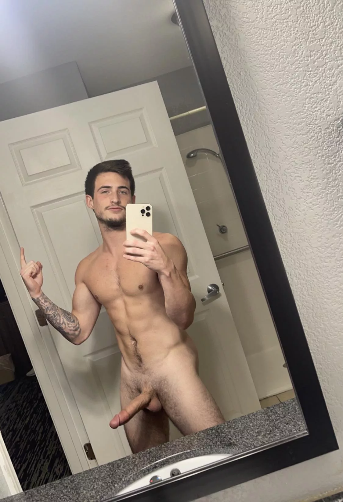 A pic for the bros😈☝️(22) posted by MaxPriceOF