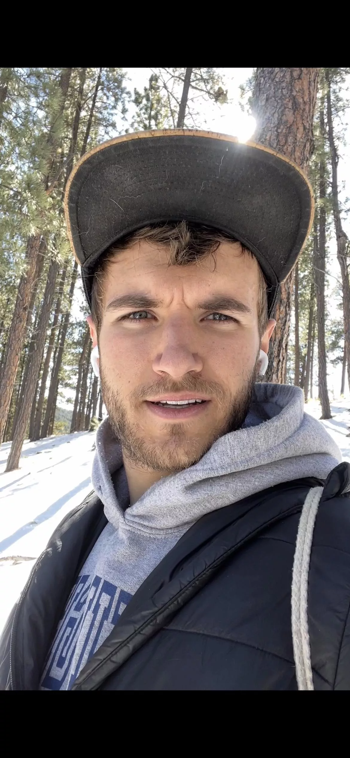 Any cute guys wanna talk? posted by Foreign_Sorbet_9508