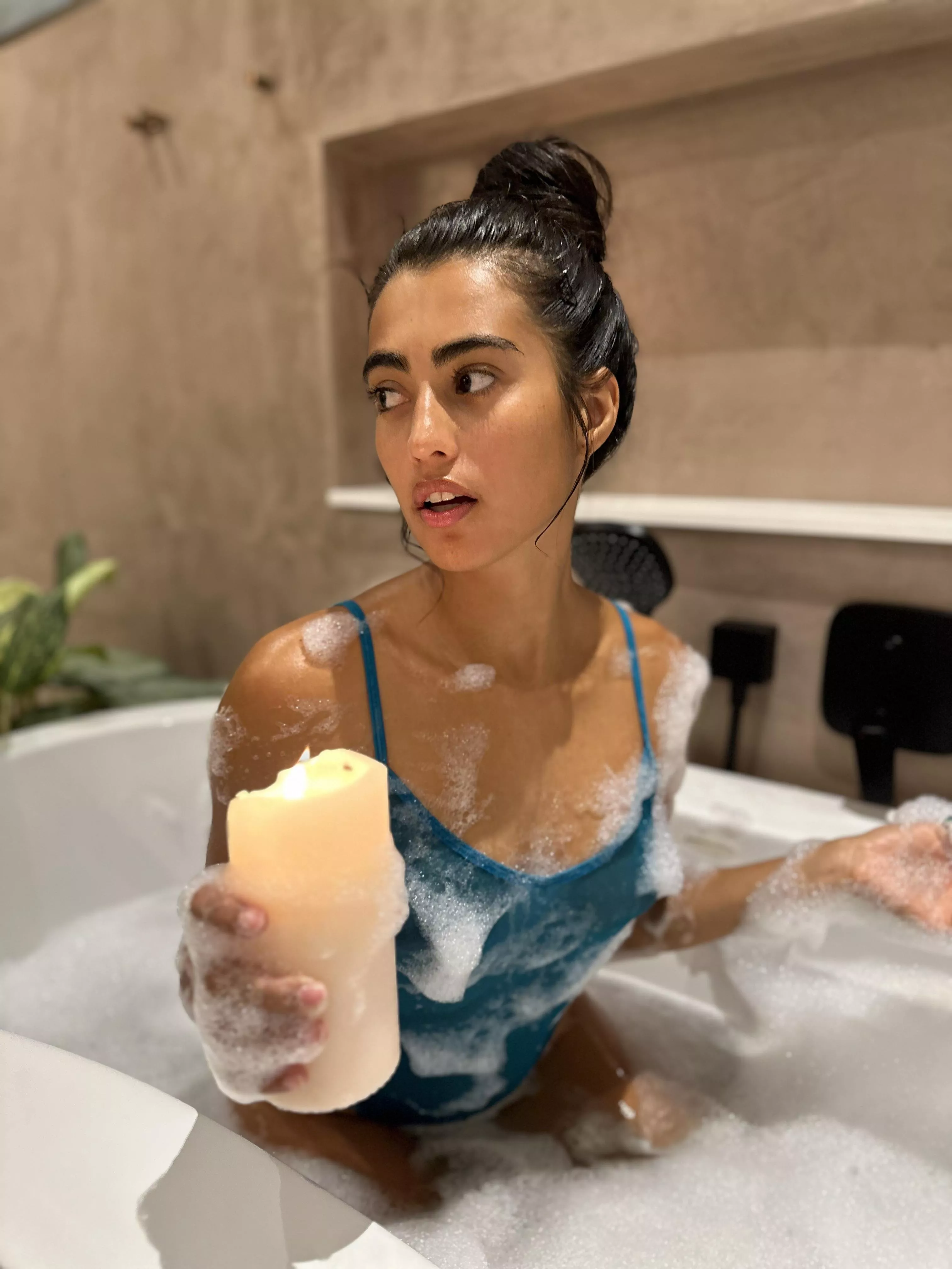 Bath time posted by Kathimodelofficial