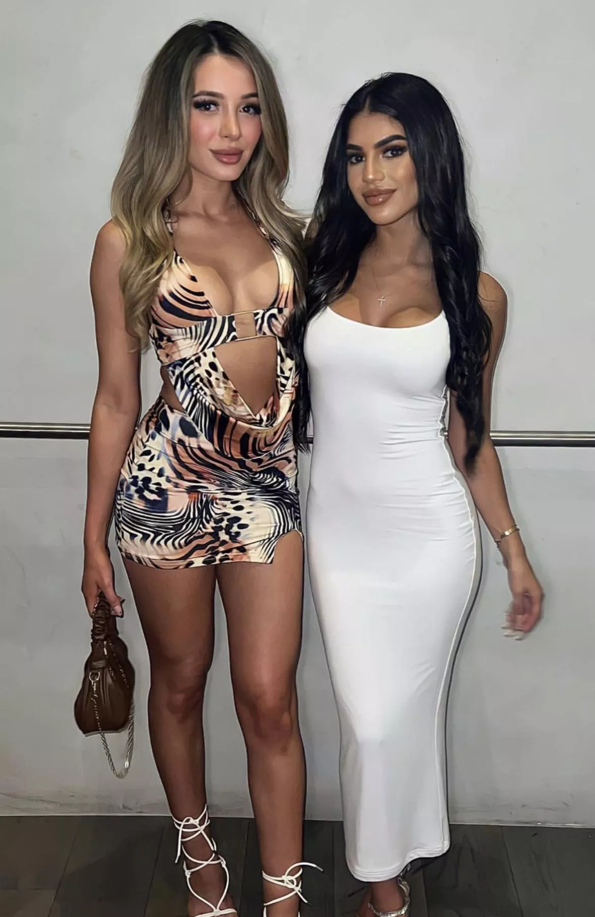 Blonde or brunette ? posted by round_plastic2