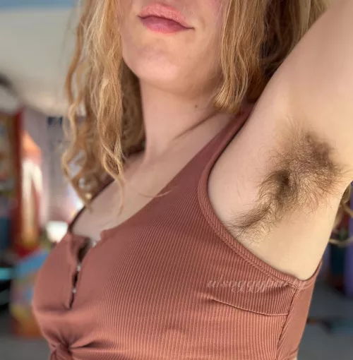 Does anyone here appreciate hairy pits? by SoggyParty