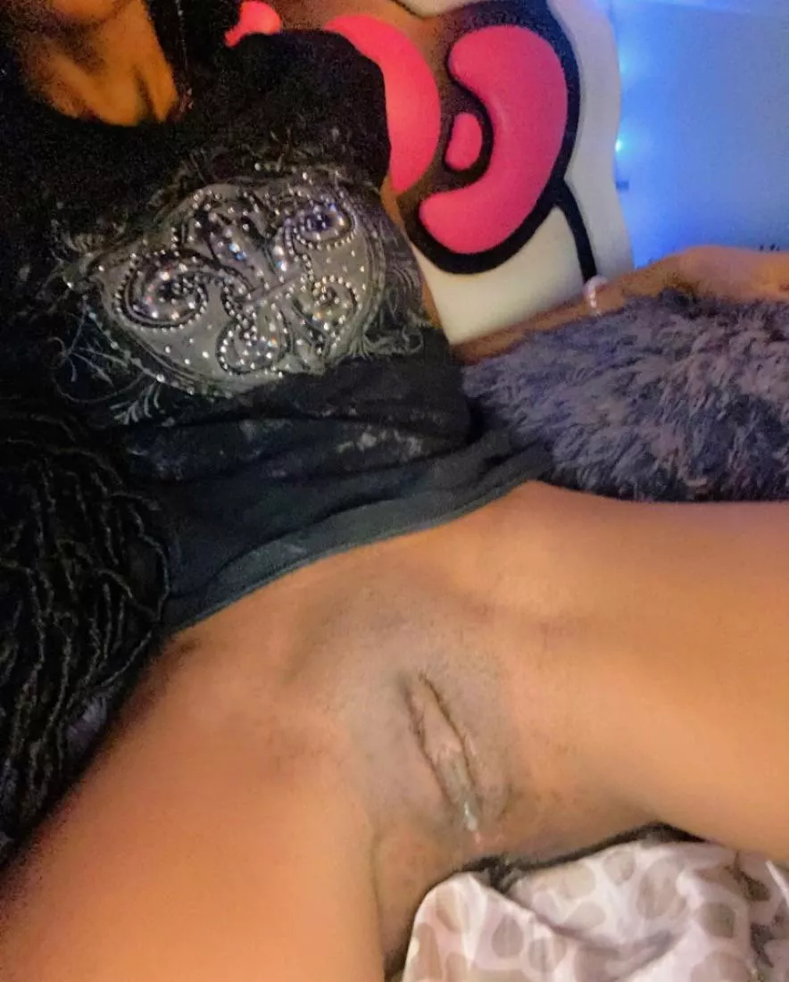 f18 do u like my wet pussy? waiting for you to lick it posted by peanutbuttercat_