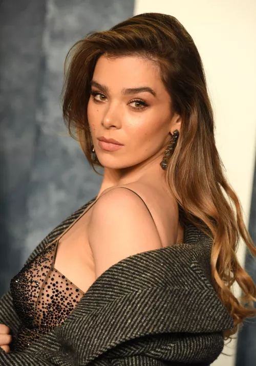 Hailee Steinfeld by James007BondUK