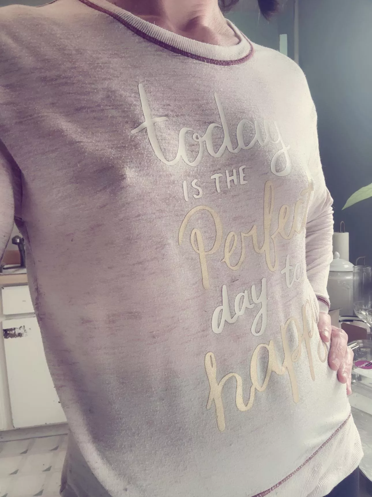 Happy Thirsty Thursday, frenz. 😘 Hope it’s a good one! Be kind and have fun. posted by Riginal_Zin