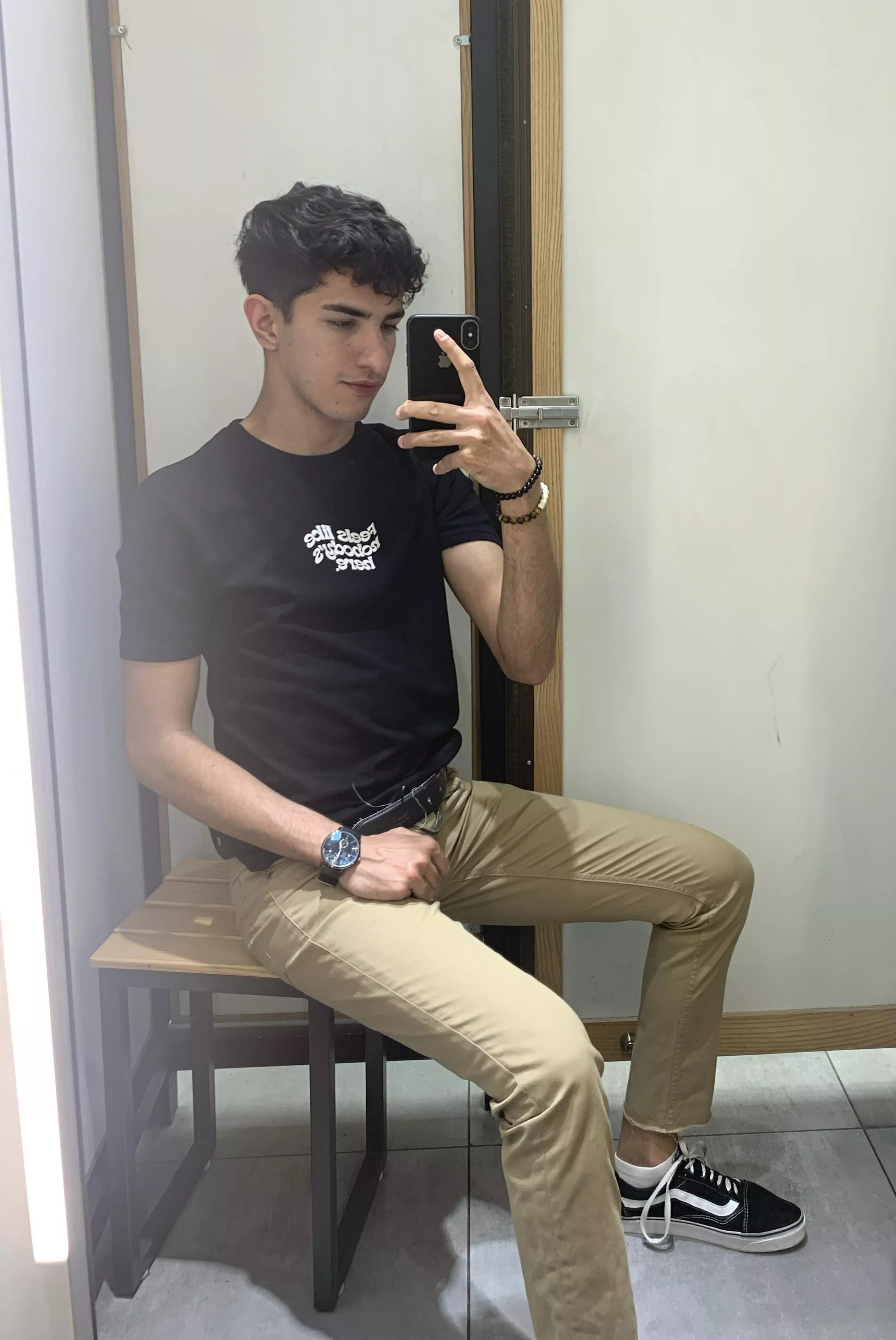 Hey there, its been a while. A real quest does anyone notice anything awk in this photo? 😎 posted by Effective_Classic_67