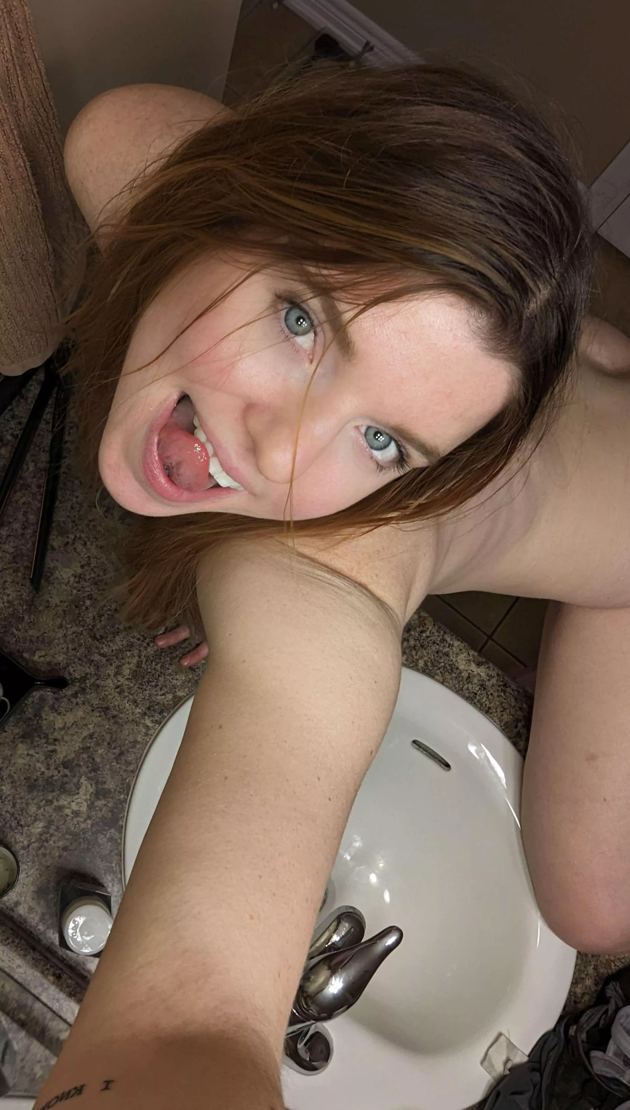 Hope you don’t mind if I film us fucking on the counter 🤭😈 posted by itsgeorgiarose69