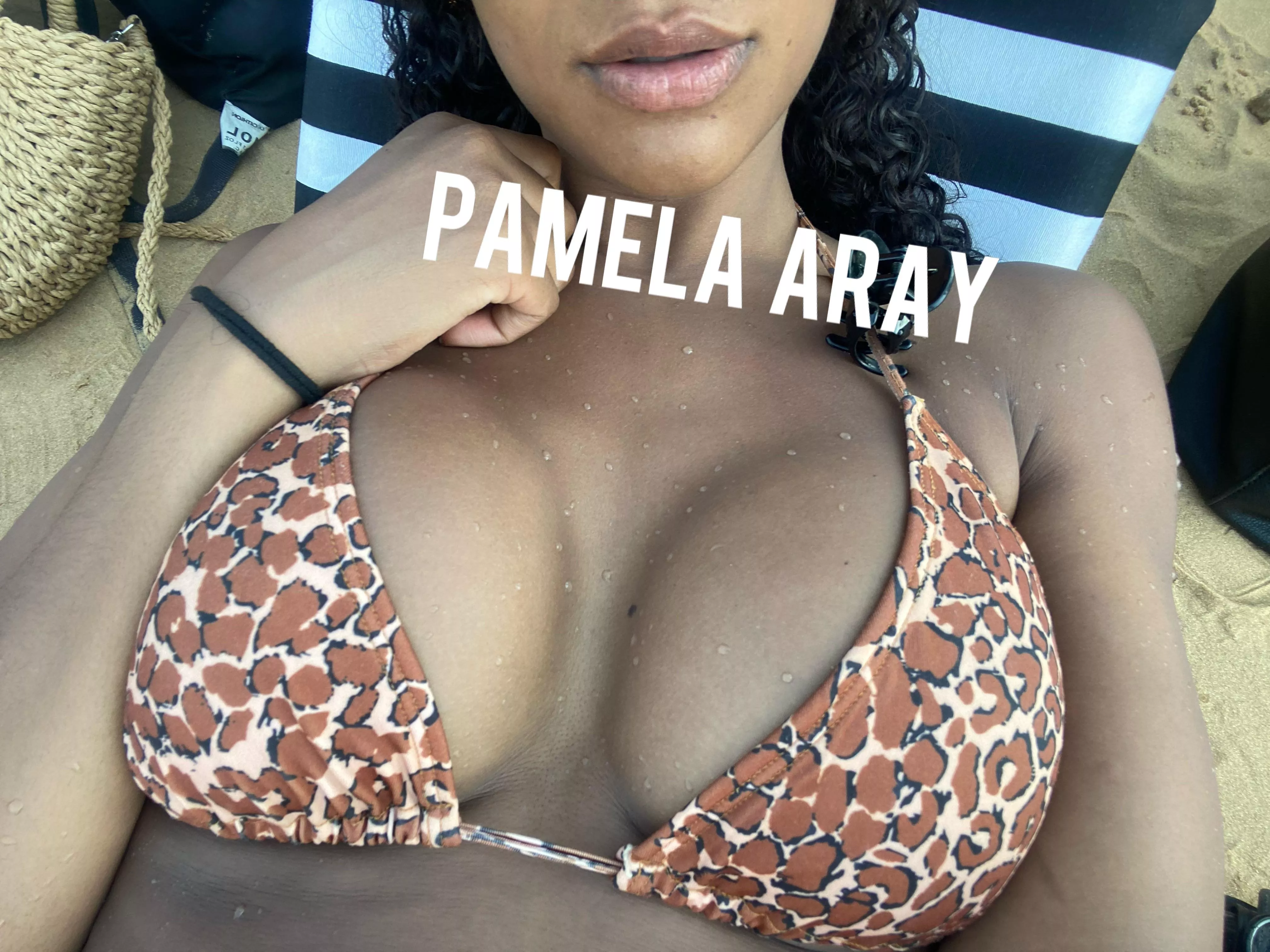 I love to show my body on the beach posted by pamelaaray