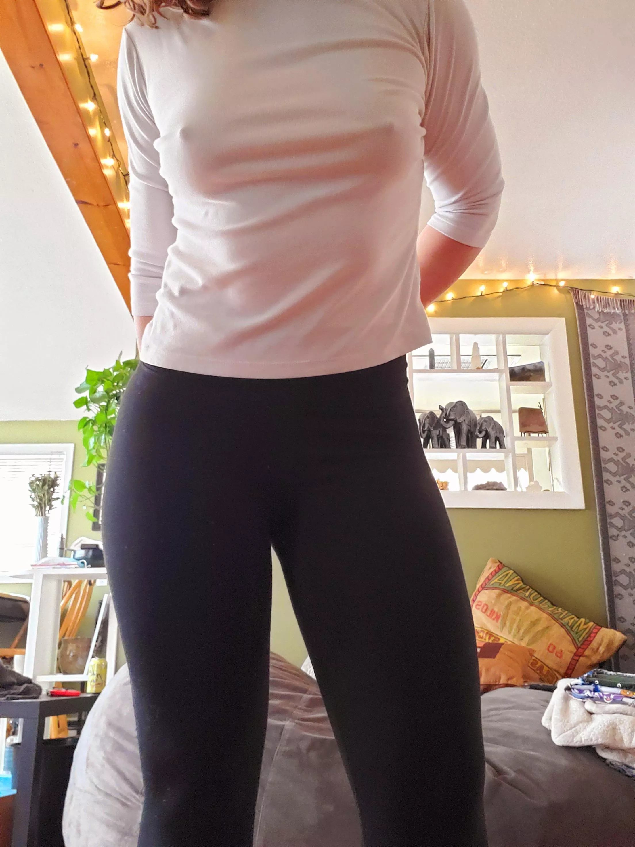 I'm baaaaack 😇 hubby has a busy schedule this month so thought I'd take advantage 😈 posted by julesinsecret