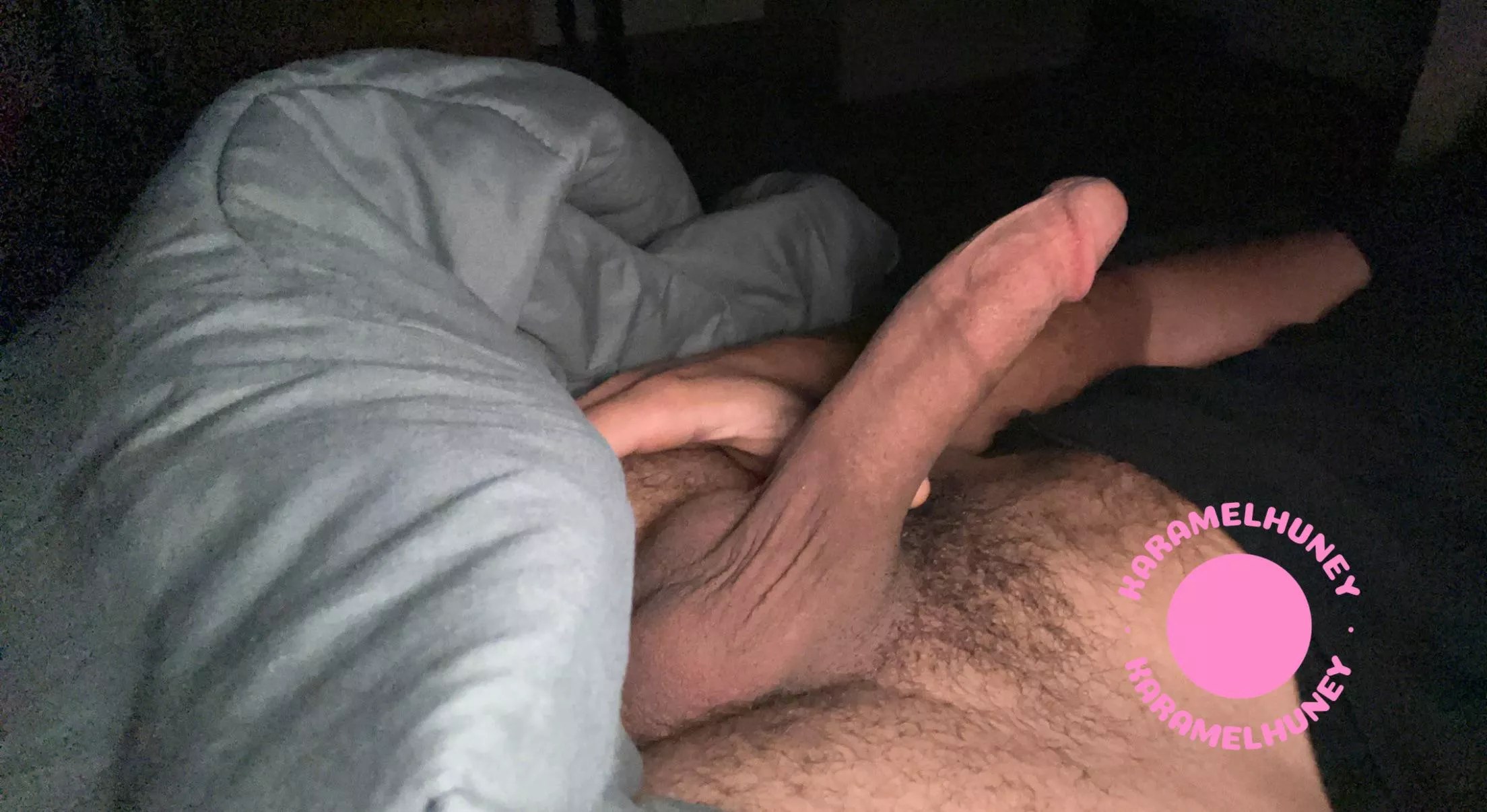 it’s raining wanna cuddle? posted by KaramelHuney