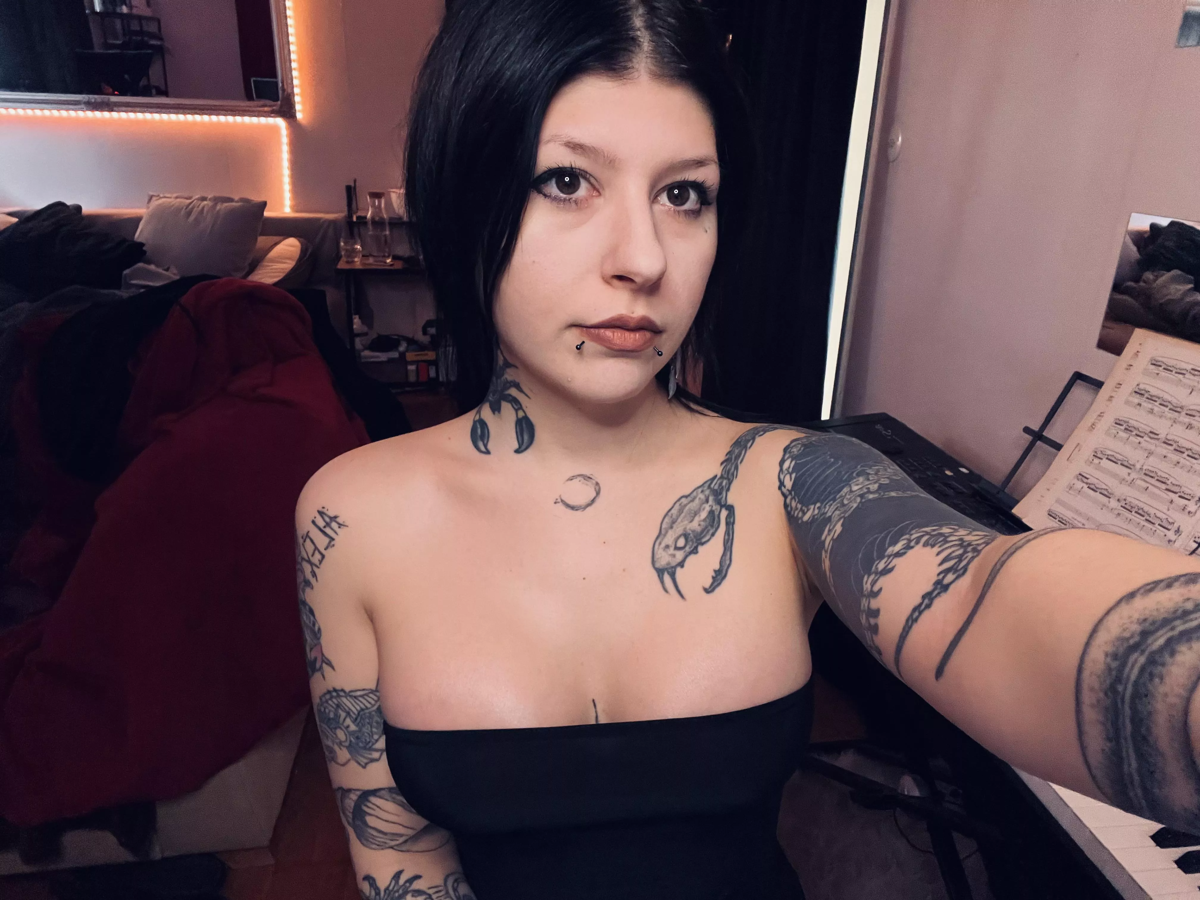 I’ve been a naughty girl posted by JoanneWinterss