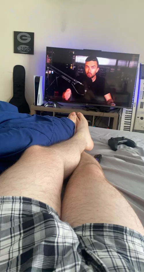 Just chilling by Bigguyx1999