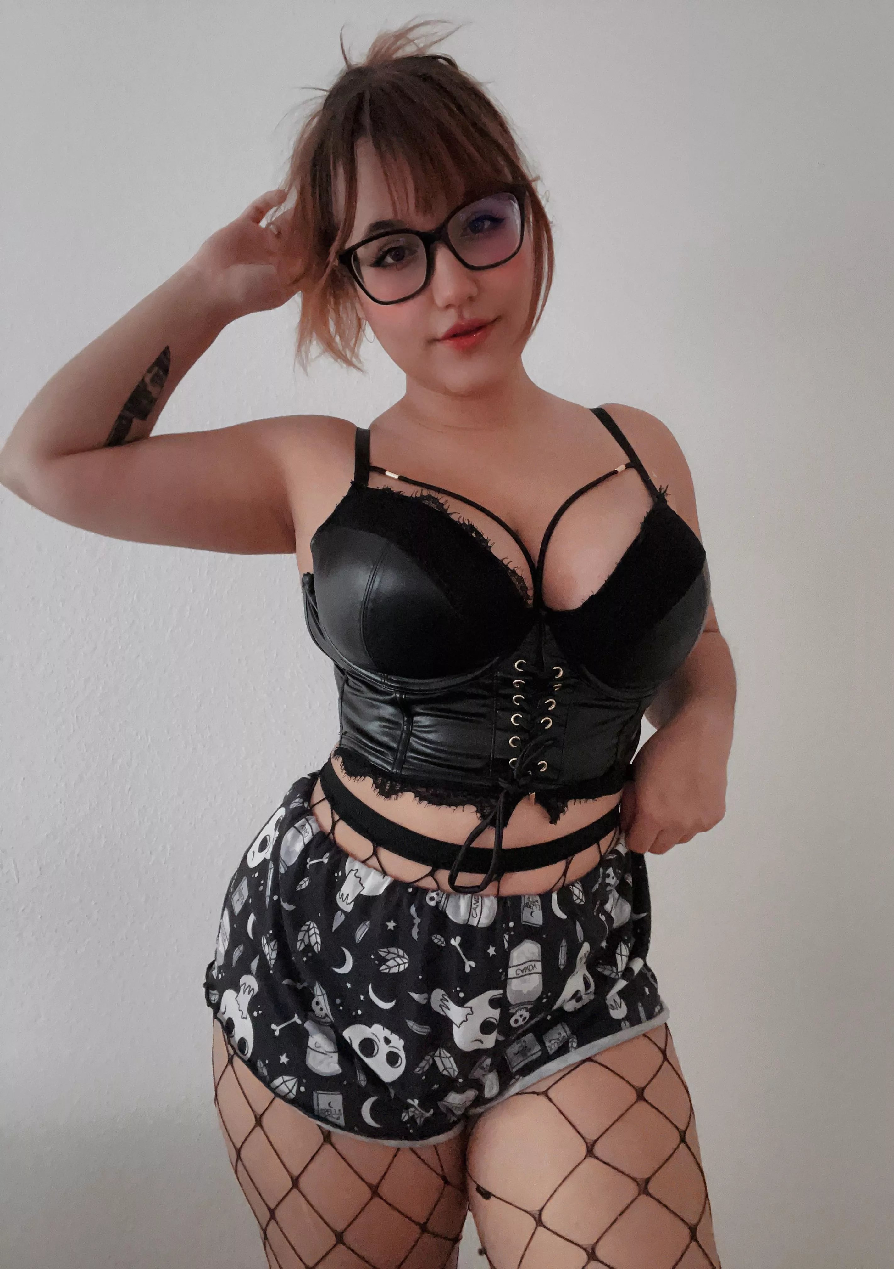 Let’s hangout tonight posted by Niniitard