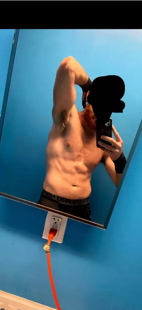 [m] feeling myself after that workout by bigredxxx69