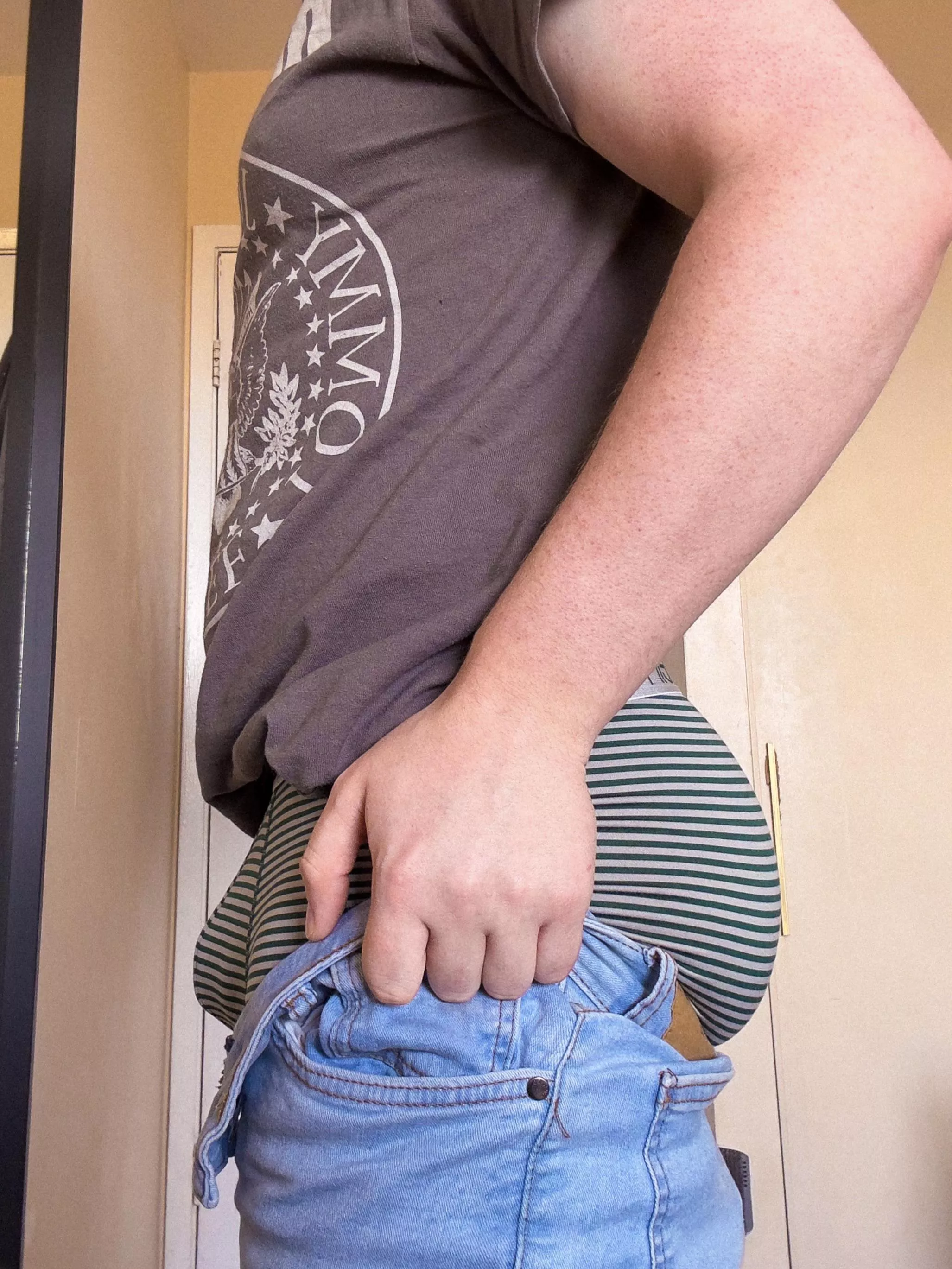 Perfect view of both sides 😈 posted by thewinterson