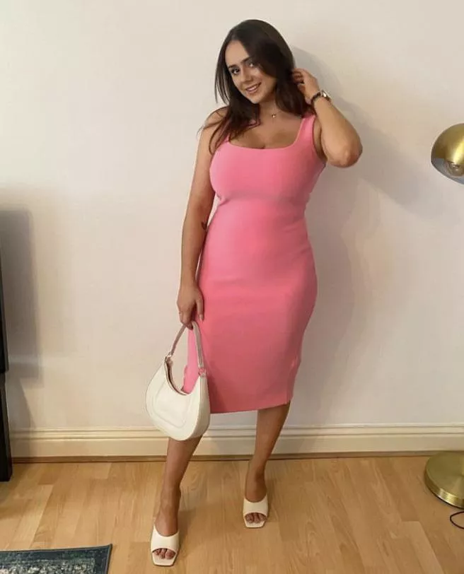 That dress couldn’t hold them posted by mr__E67