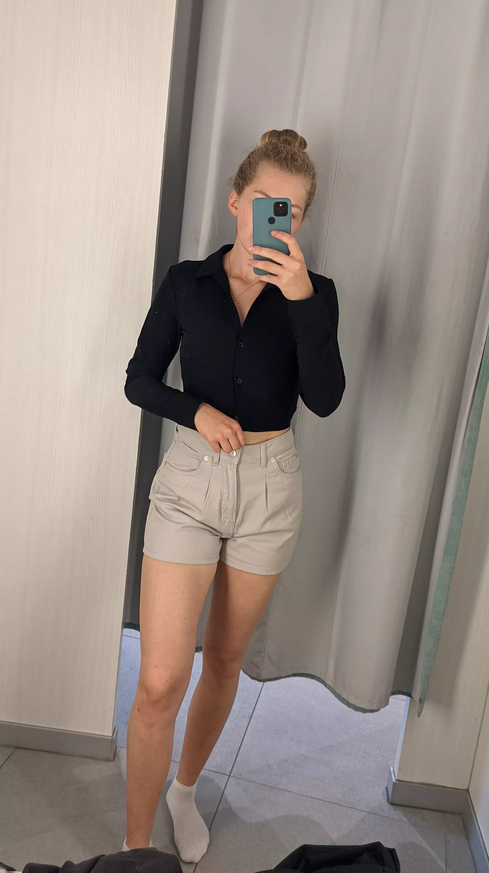 Tight teen body, maybe the clothes should come off? 🤭 posted by regalflora
