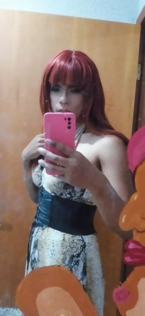 Trying on some more clothes by kyoukalily