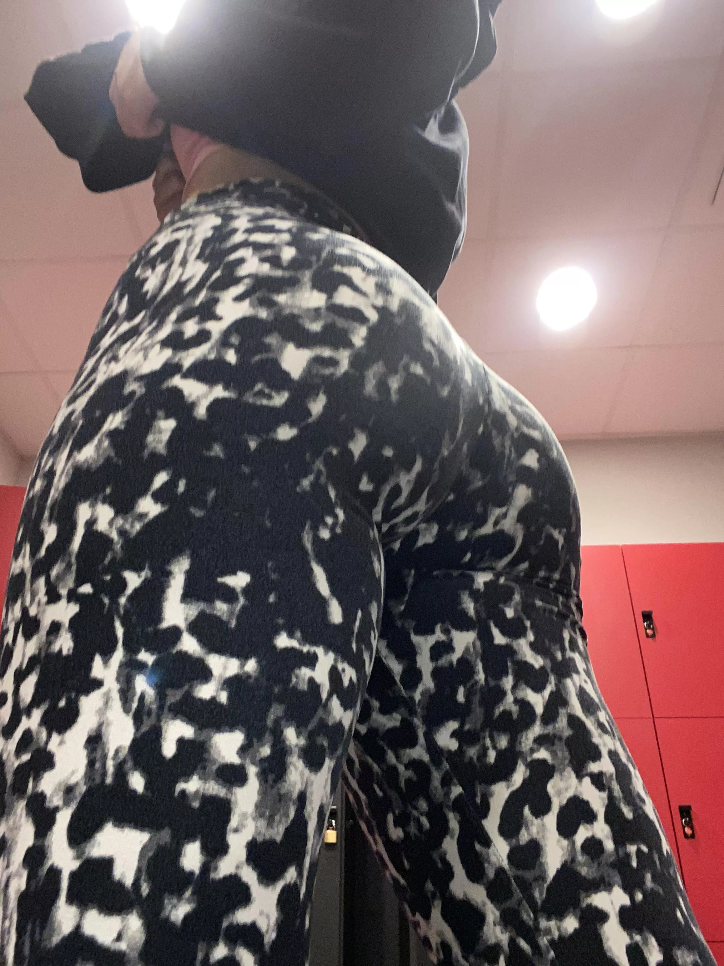 Wanna meet me in the locker room posted by annafitgirl