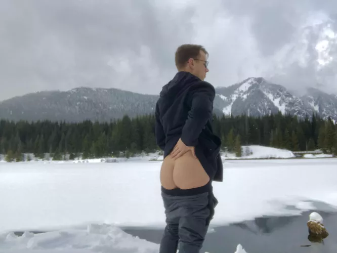 Went on a hike and couldn’t resist; there are cabins across the lake by Kevinator201