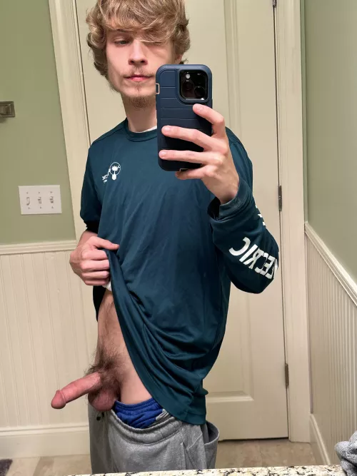 What do you think, would you want me and my softie as your electrician (it’s a grower)👀😏😈⚡️ by JoeDingo_