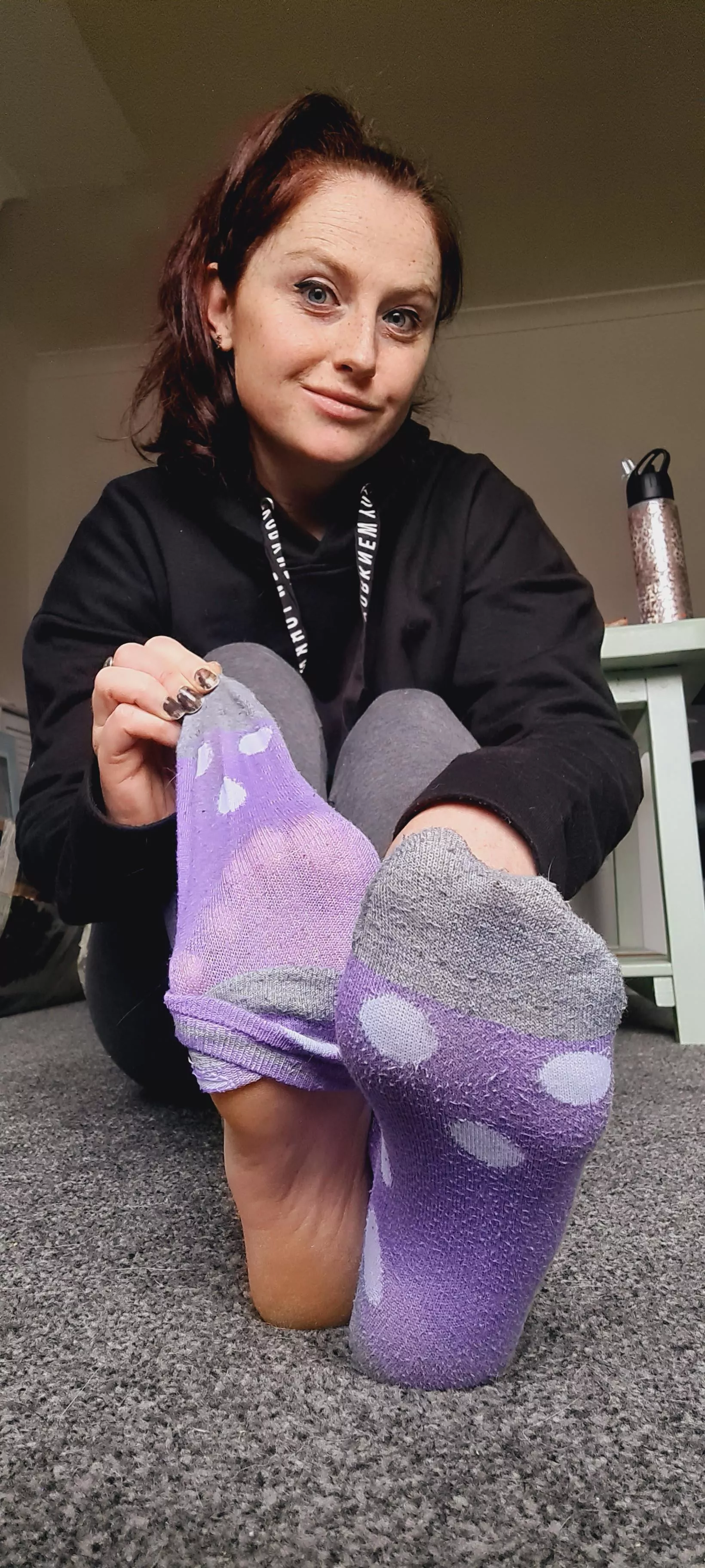 Would you poke my dots? 😏🔥 [F] posted by maggy-88