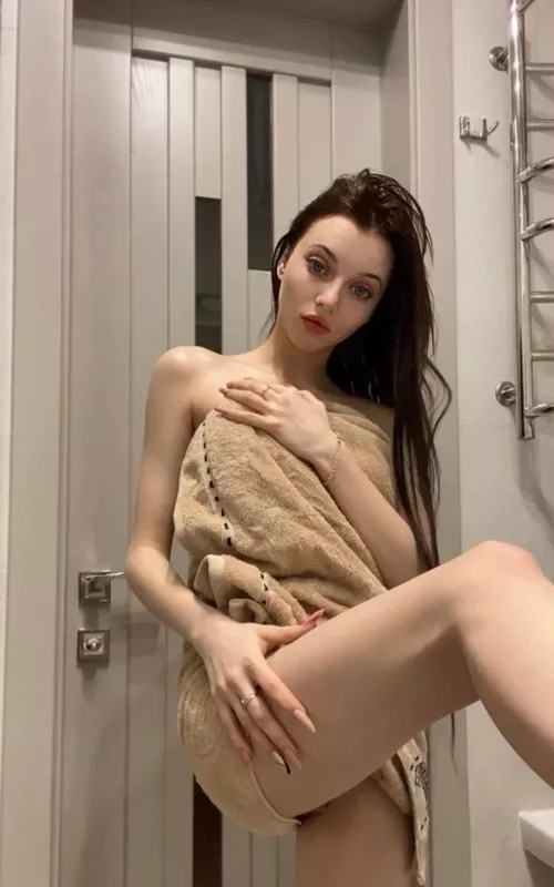 Would you put some body cream on me? 😏 by _sweetstrawberry