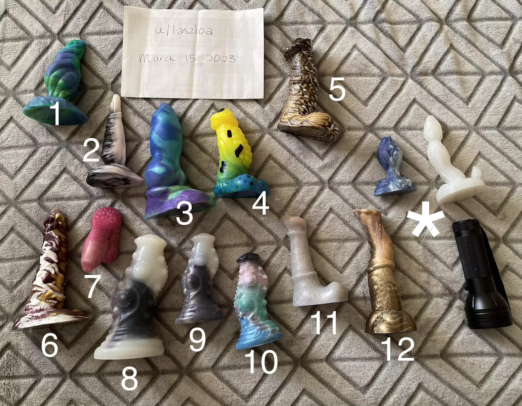 [WTS] [US only] Gorgeous Indie Toys for sale, freebies with every purchase! Great deals! Details in comments! posted by laszloa