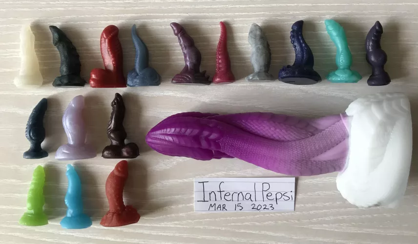 [WTS][US/CAN] $120 USD Orochi, Small, Split firmness (S/F), w/ bonus free teenies by InfernalPepsi