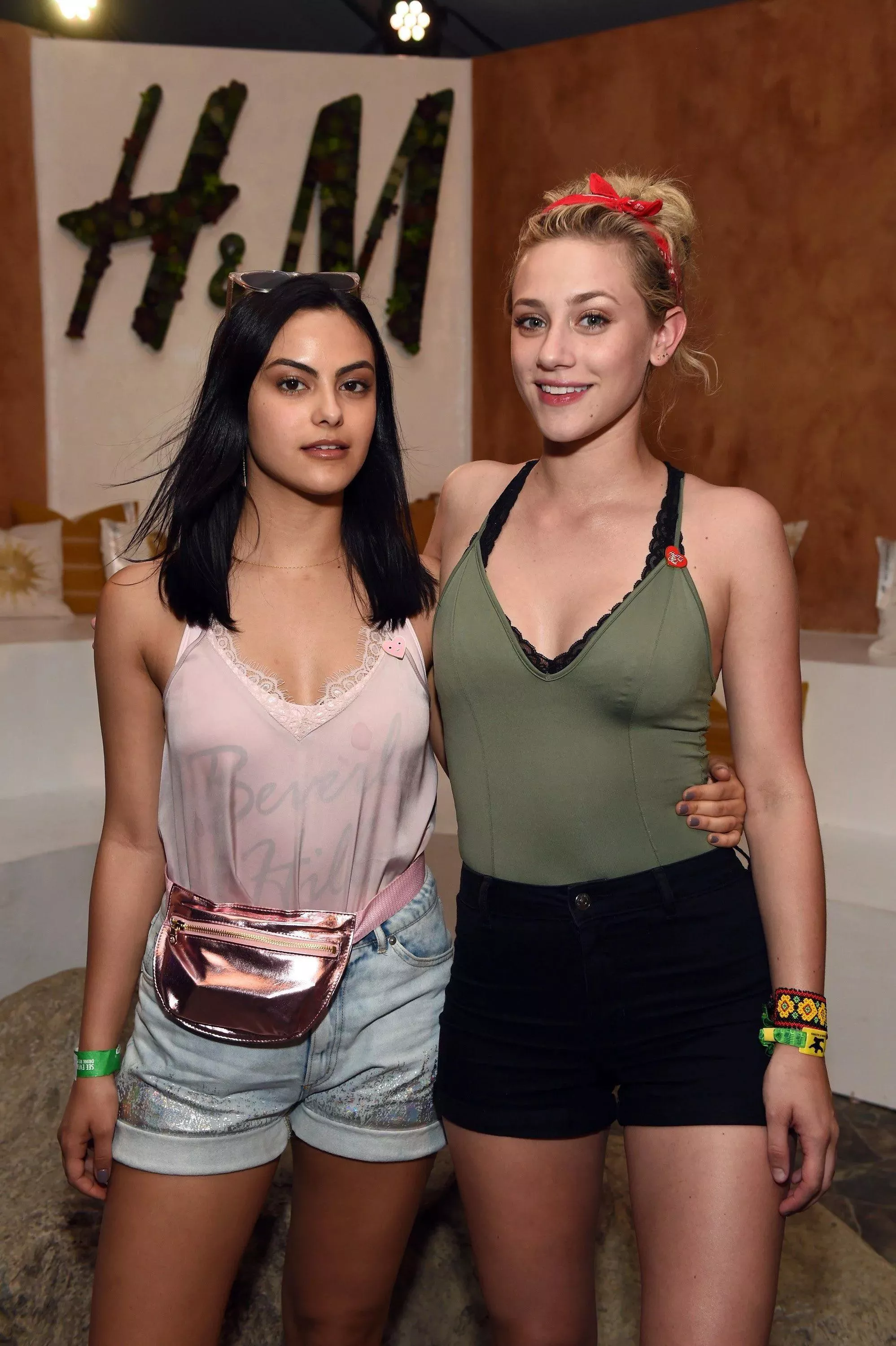 Camila Mendes and Lili Reinhart posted by painefinalfantasy
