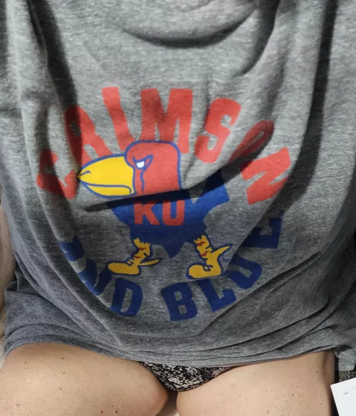 Cheering my Jayhawks ❤️ by hisdarlinD