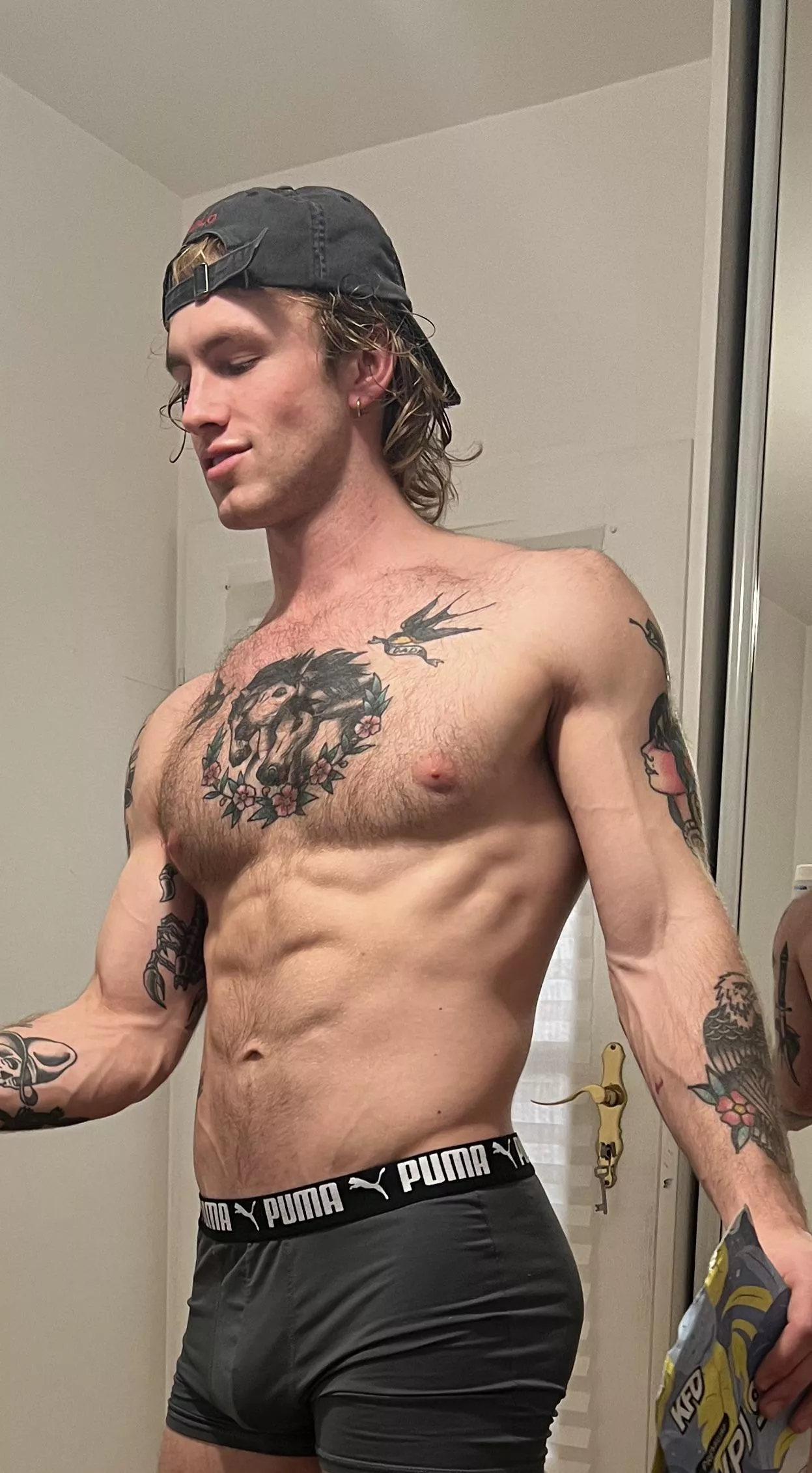 Do u like veins??? 😏 posted by haael12