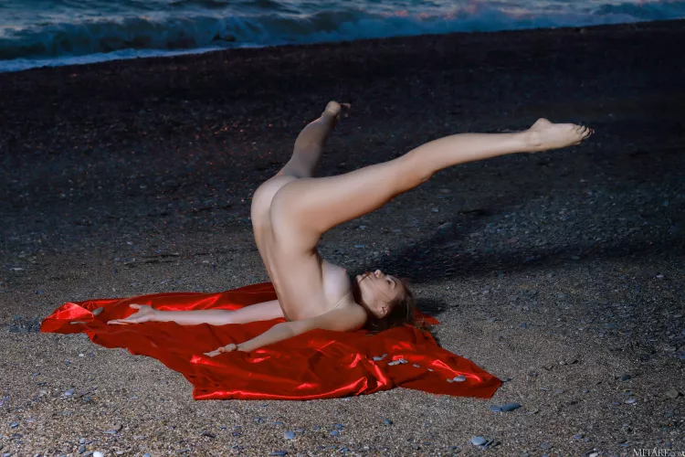 Elle Tan in Sunset Show by crotch-eater