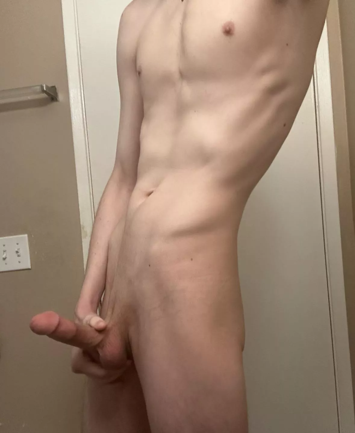 Hey ;) posted by sixfootaddict