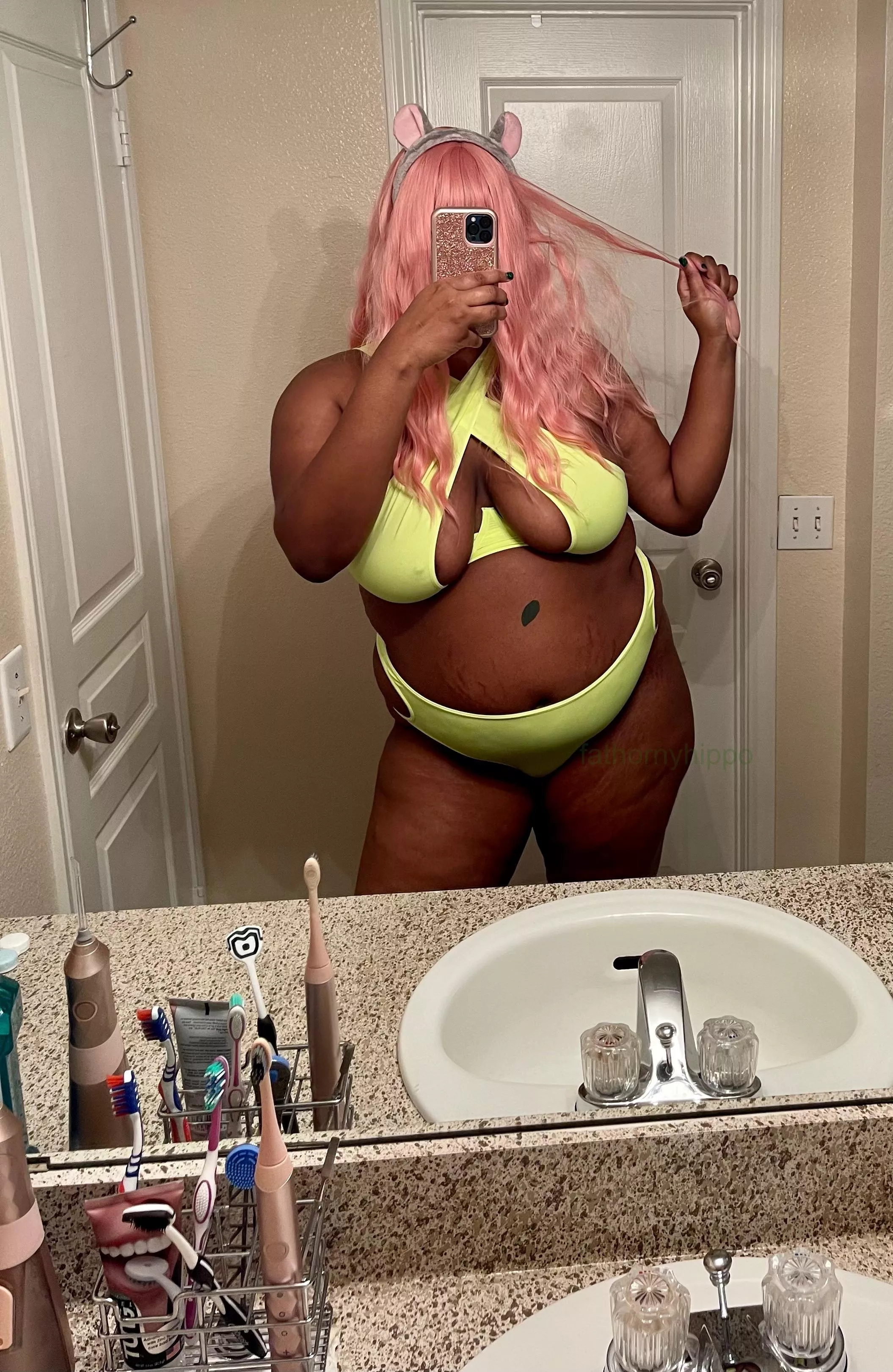 hi there ! :D posted by fathornyhippo