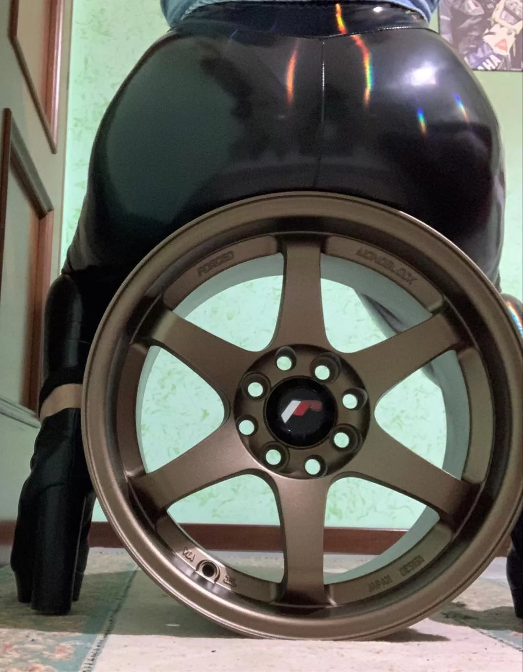 How about car girl in holographic leggings?👀 posted by roxy_and_george