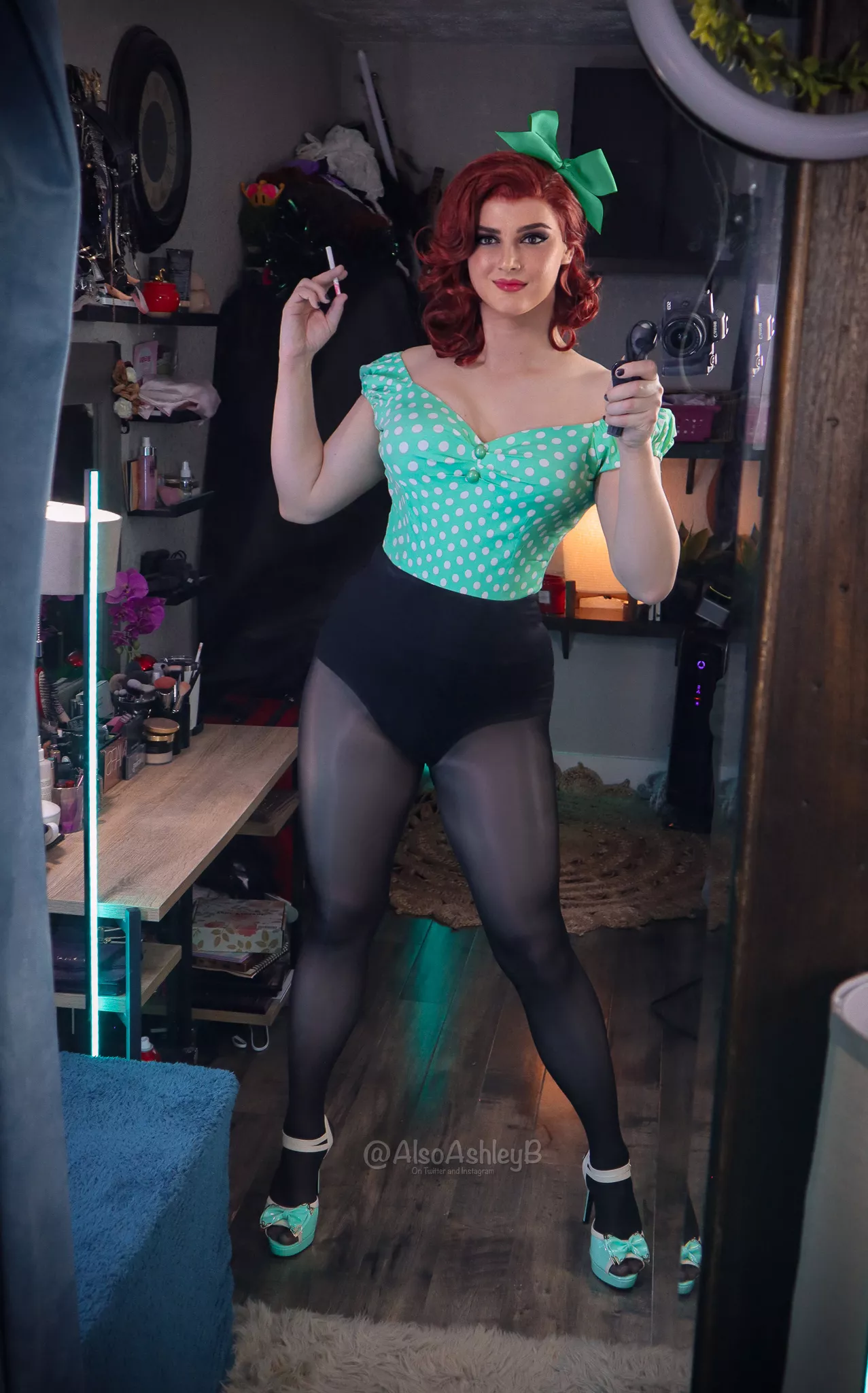 I just want somebody's hands all over my thighs in this pinup look 🥺 posted by AlsoAshley
