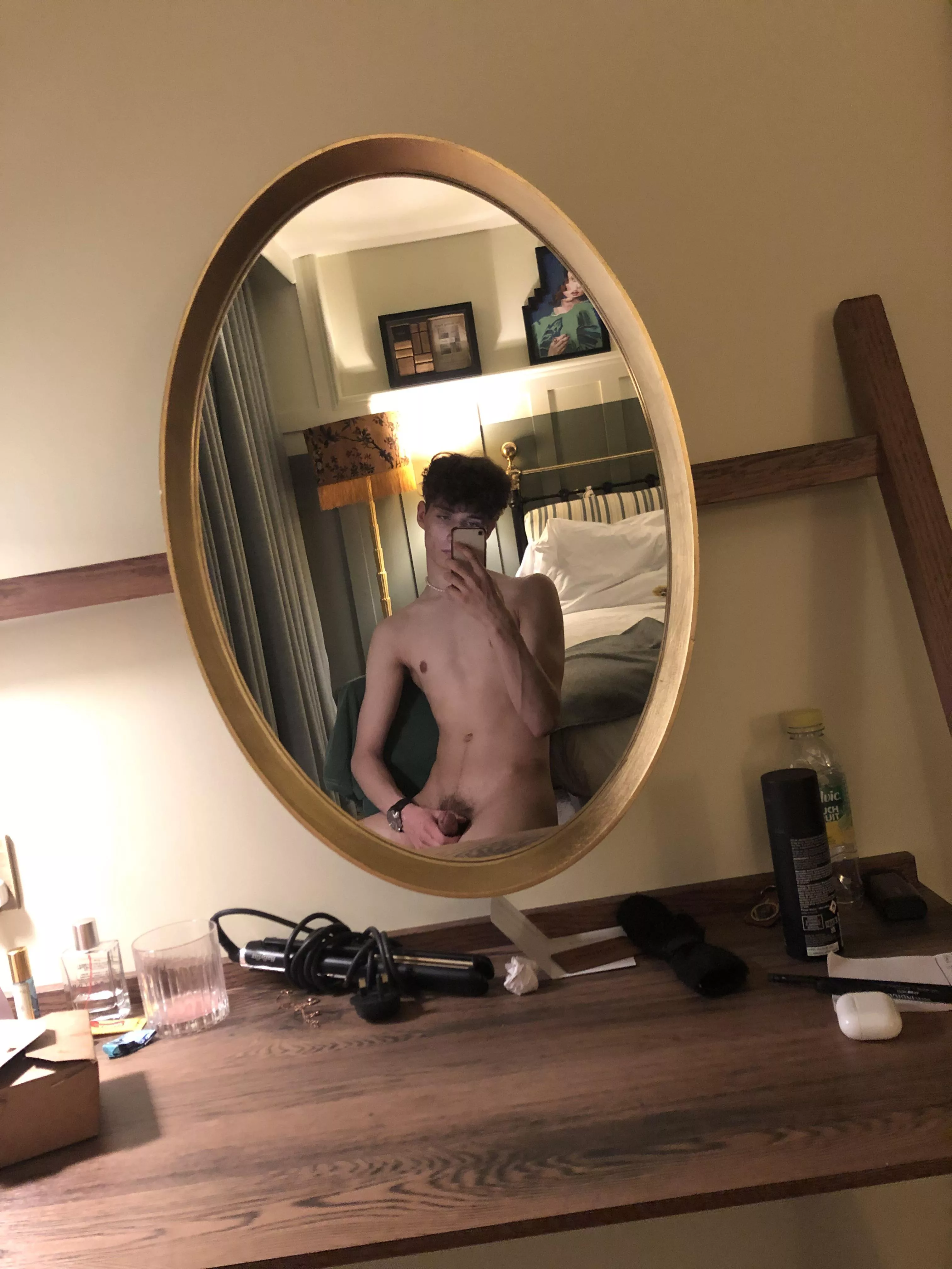 I love hotels posted by Johannes_Pogson