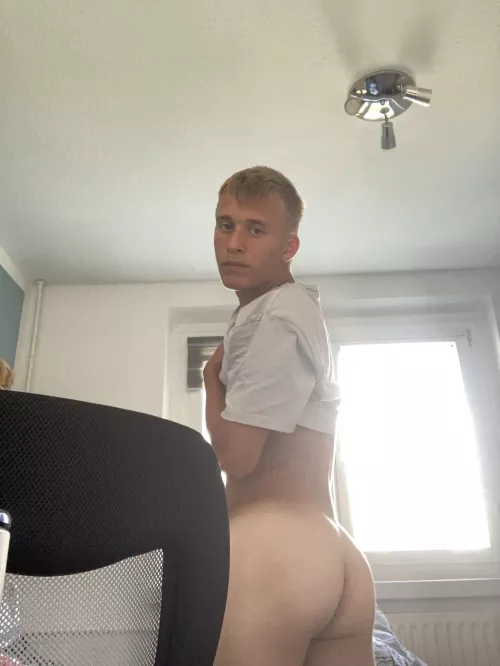 if you think you're stupid then remember that i show myself for fre3 on the internet by Hufenbacht_twitterr