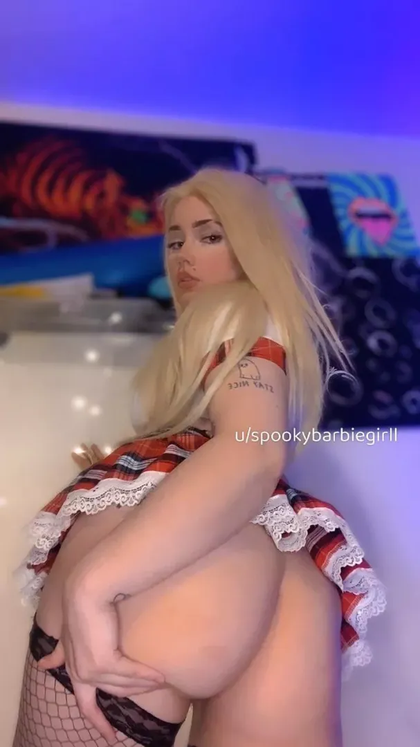 if you’re jerking off rn leave a ❤️ by spookybarbiegirll