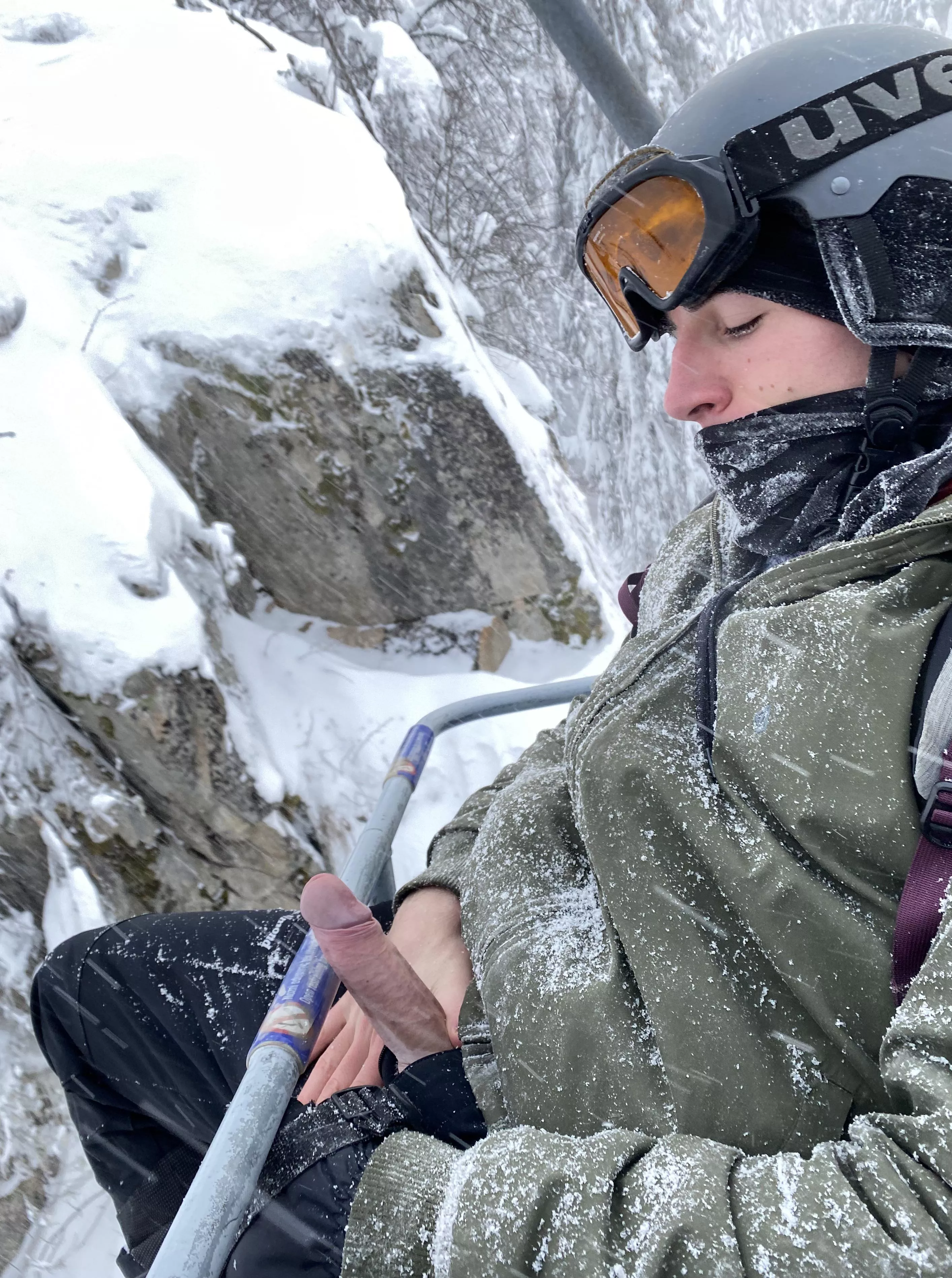 It’s cold out here, can I get a warm mouth for this?😏 posted by eggsy_is_cute