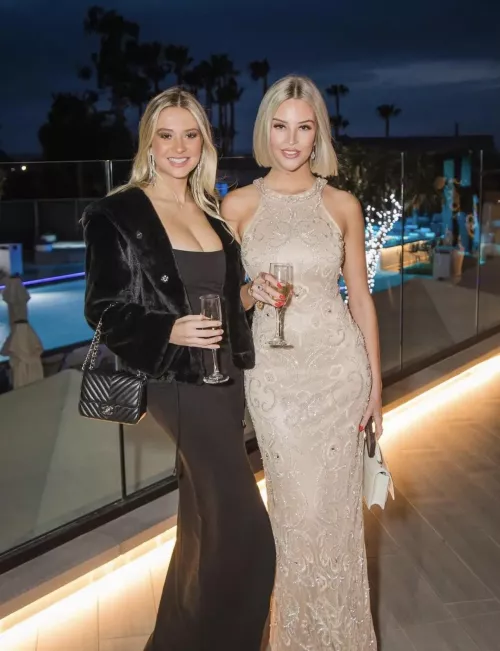 Left or right by Randomthrowaway8711