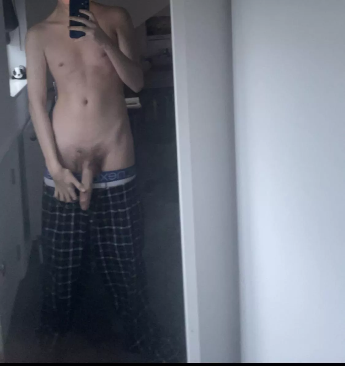 newly turned 18 posted by sisiisjsja