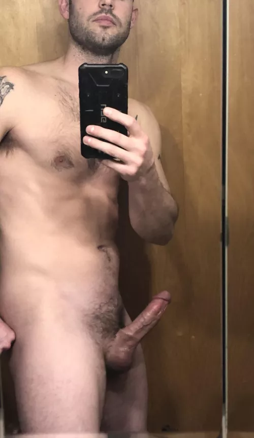 Not the biggest but plenty of power 💥 by NakedPhysique