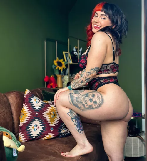 Peachy 😋 by power_midget