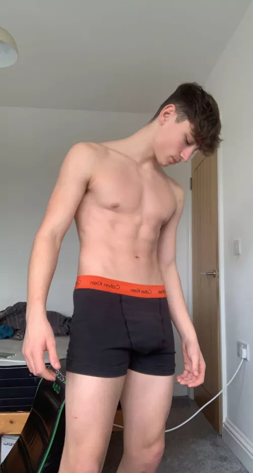 pre-workout pic by leo-brooks