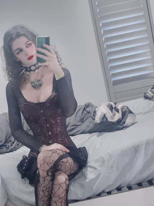 Serving looks every day of the week!!!! by paperpain