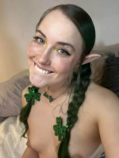 Small leprechauns have smol boobs by yourfriendclover