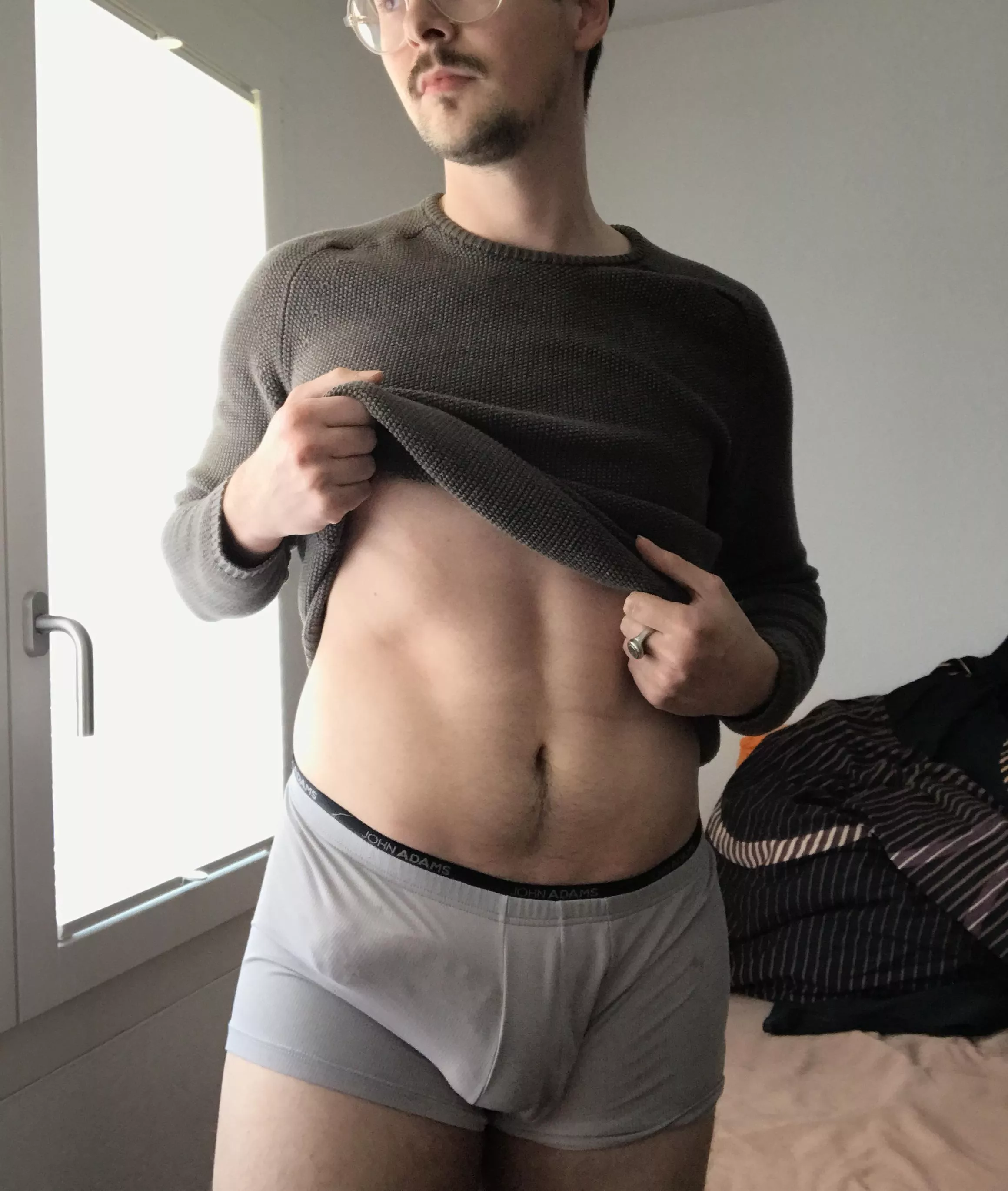 undressing posted by omgitsthickx