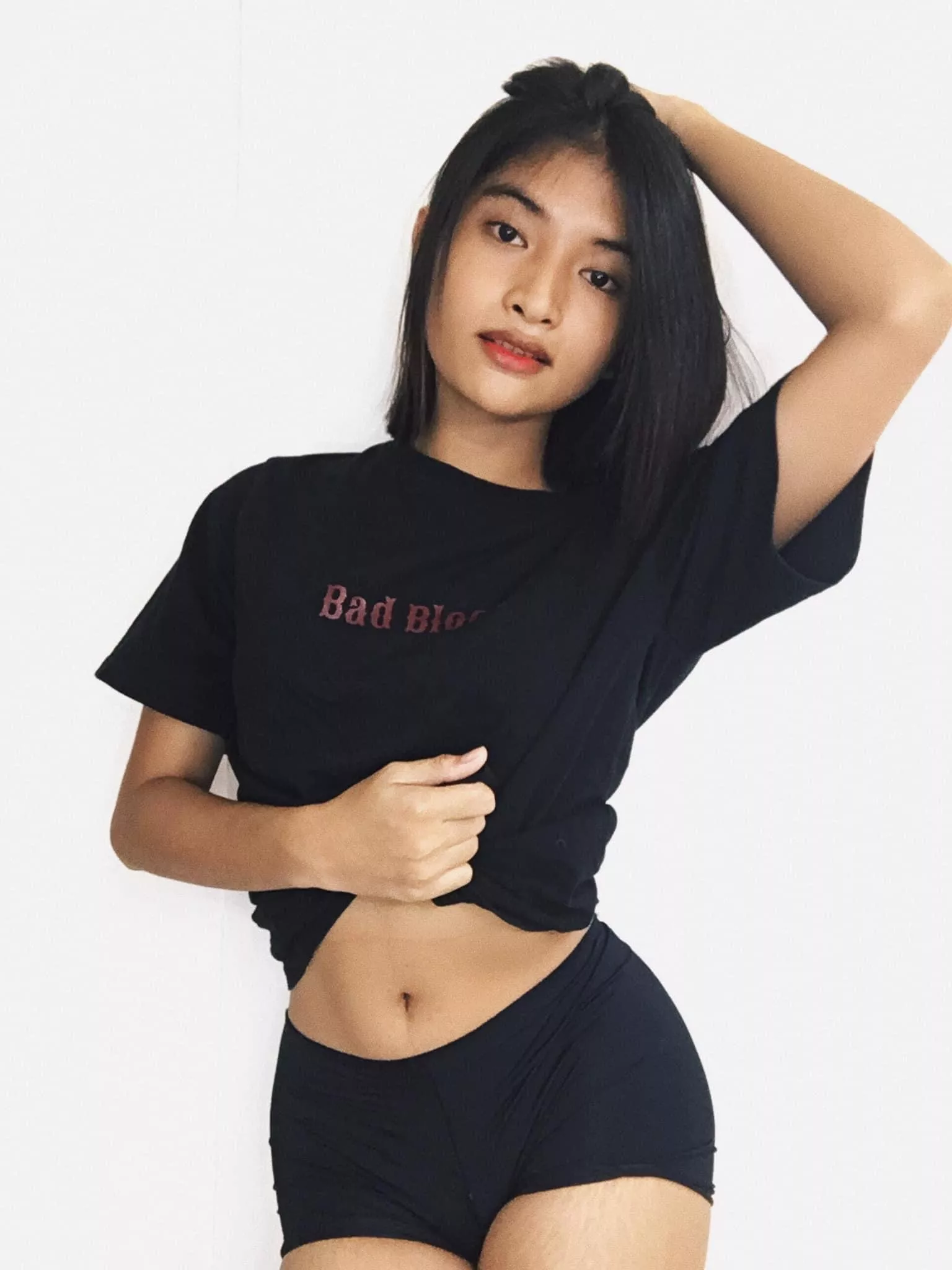 wearing my oversized shirt🥰 how do i look? ^_^ posted by ialisha19